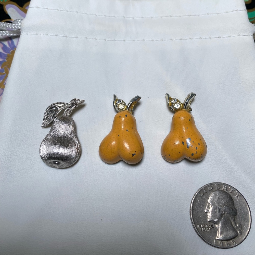 Vintage Fruits Brooch Set - Picture 3 of 7